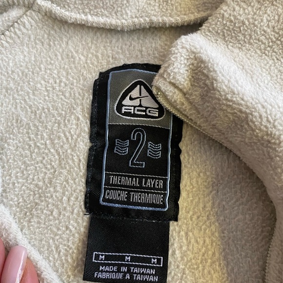 Nike Men's Quarter-Zip Sweater - Picture 5 of 9